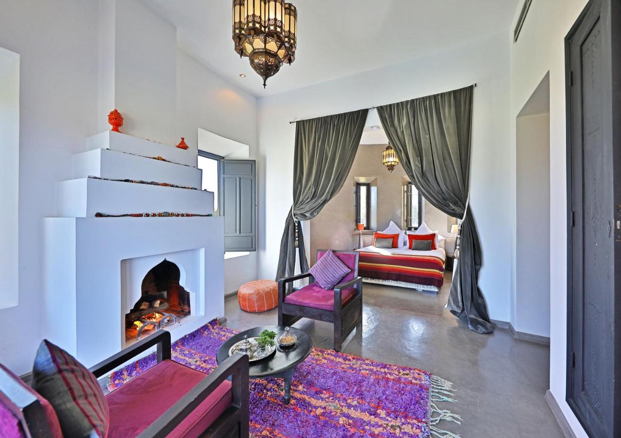 Dar Noujoum Hotel Ait Bou Zguia Luaran gambar