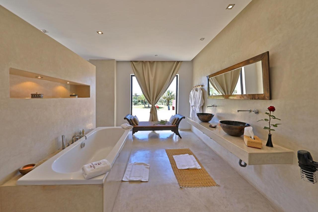 Dar Noujoum Hotel Ait Bou Zguia Luaran gambar